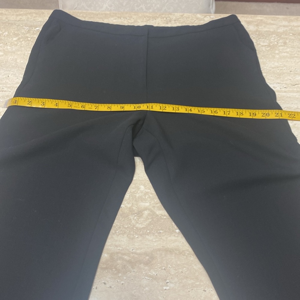 Eileen Fisher Excellent Condition Italian light weight Fabric Pants, - Picture 5 of 9